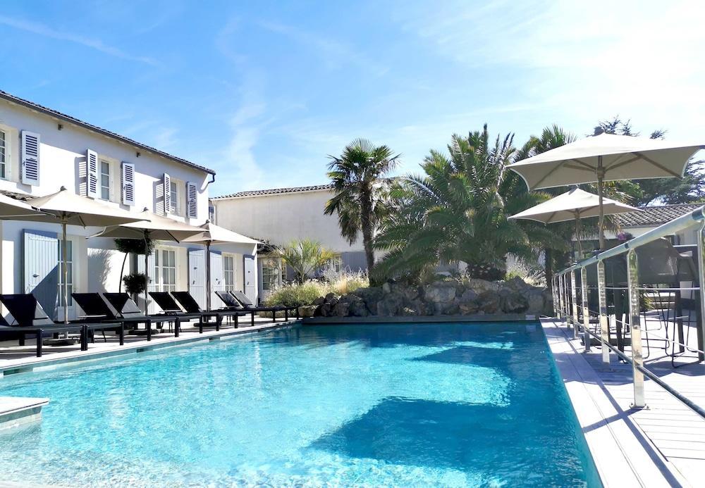 Le Clos Saint-Martin Hotel & Spa Exterior photo