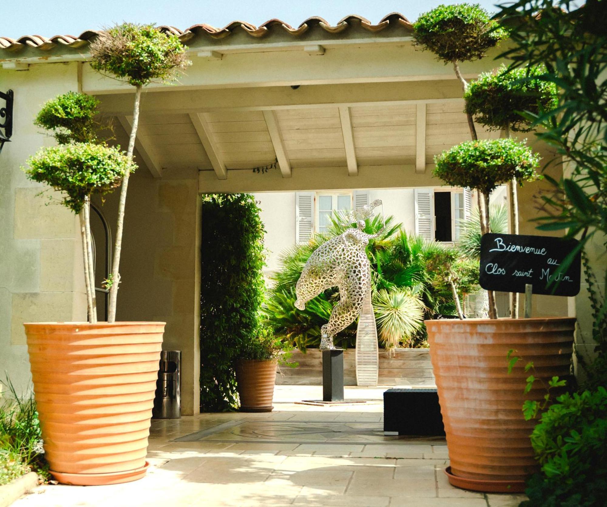 Le Clos Saint-Martin Hotel & Spa Exterior photo