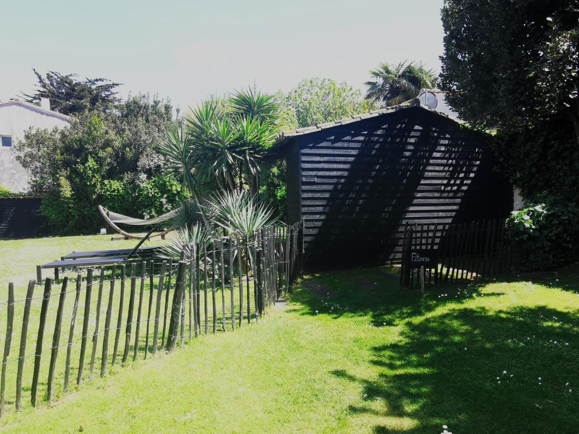 Le Clos Saint-Martin Hotel & Spa Exterior photo