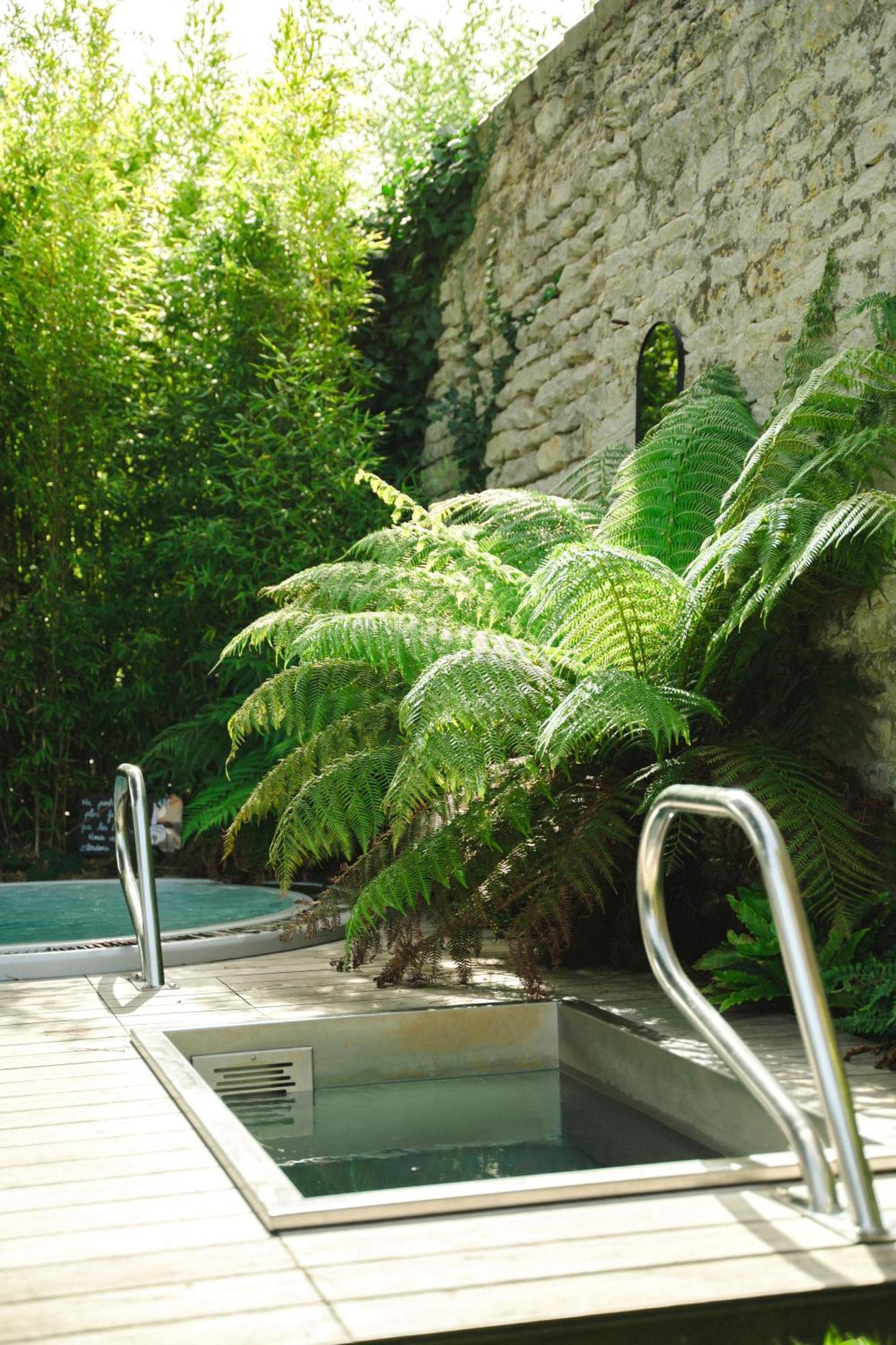 Le Clos Saint-Martin Hotel & Spa Exterior photo