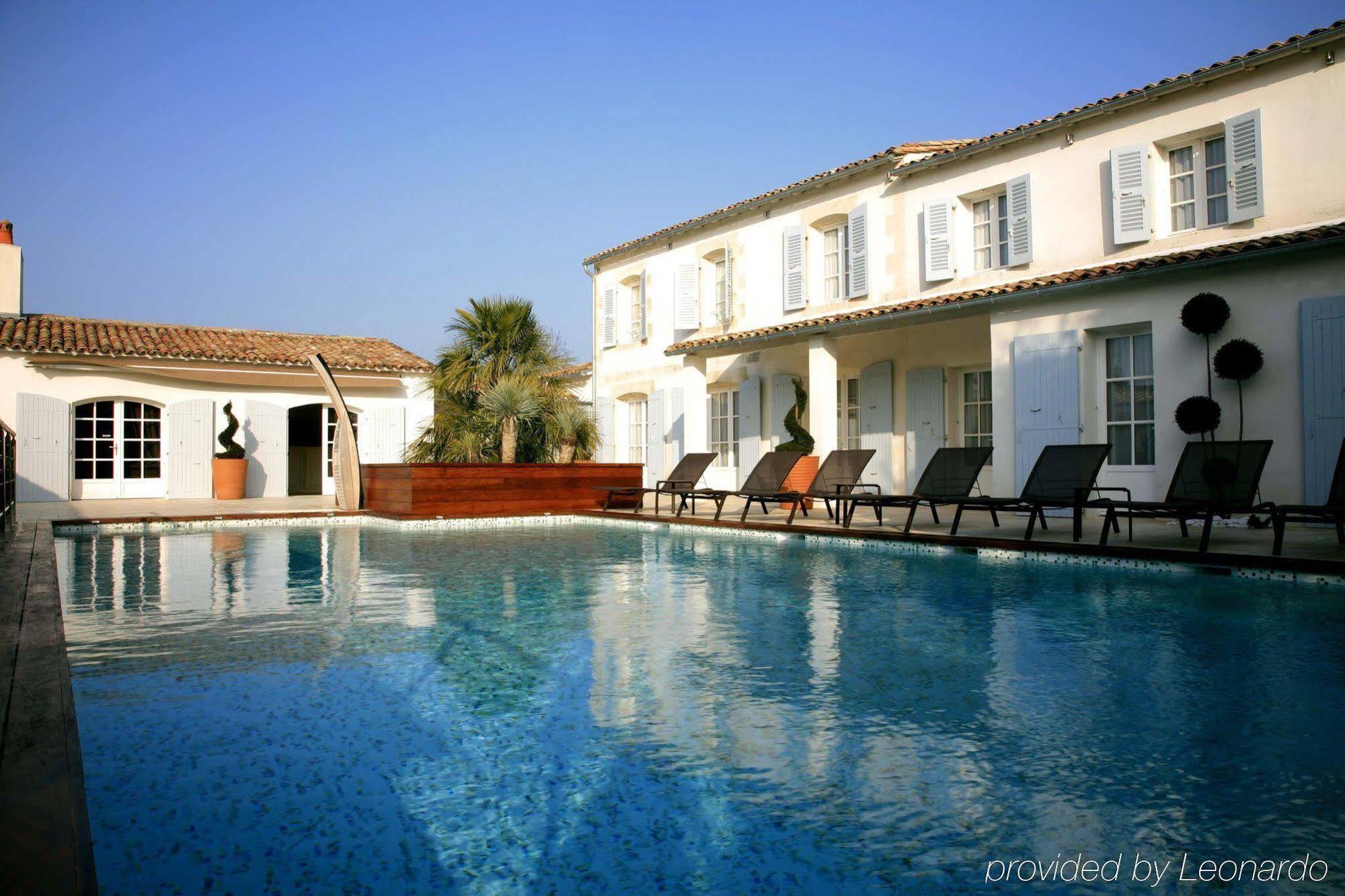 Le Clos Saint-Martin Hotel & Spa Exterior photo