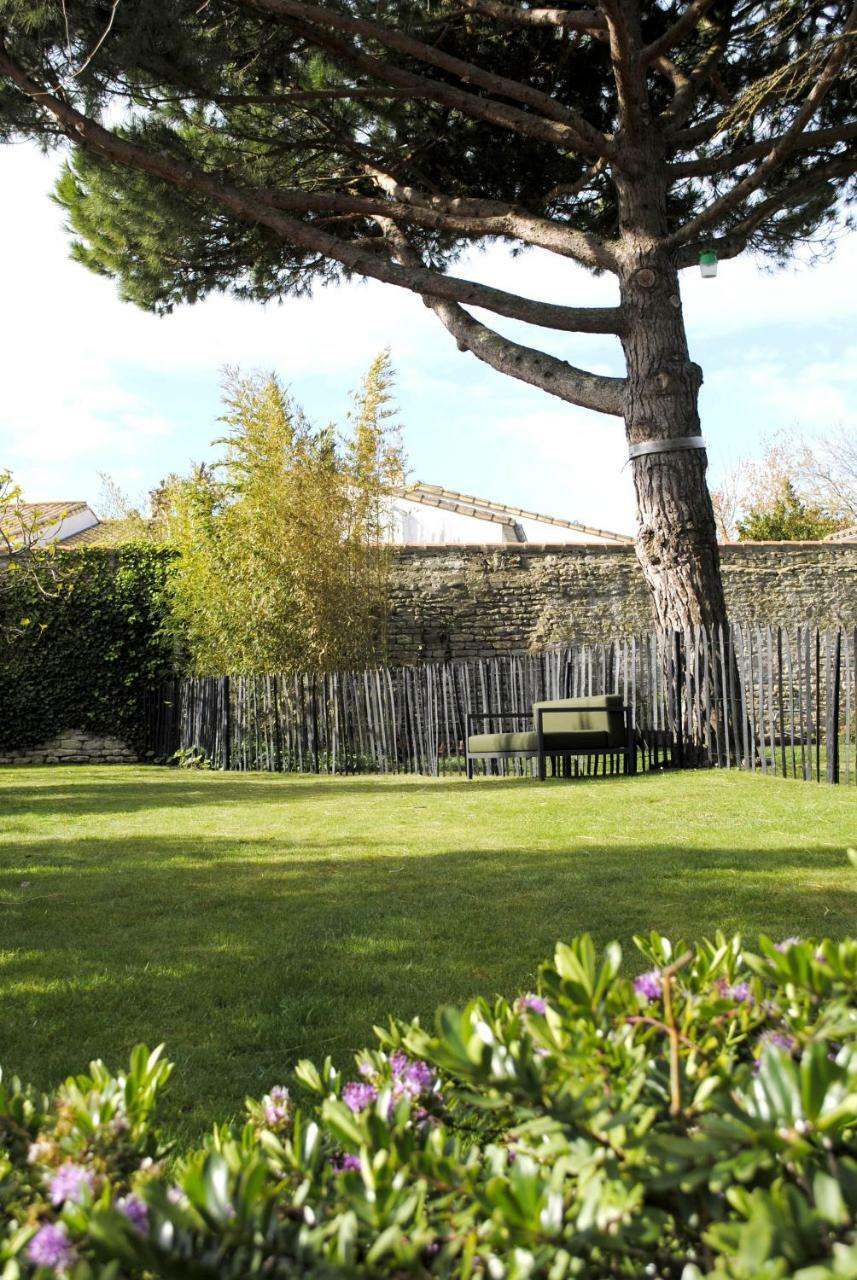 Le Clos Saint-Martin Hotel & Spa Exterior photo