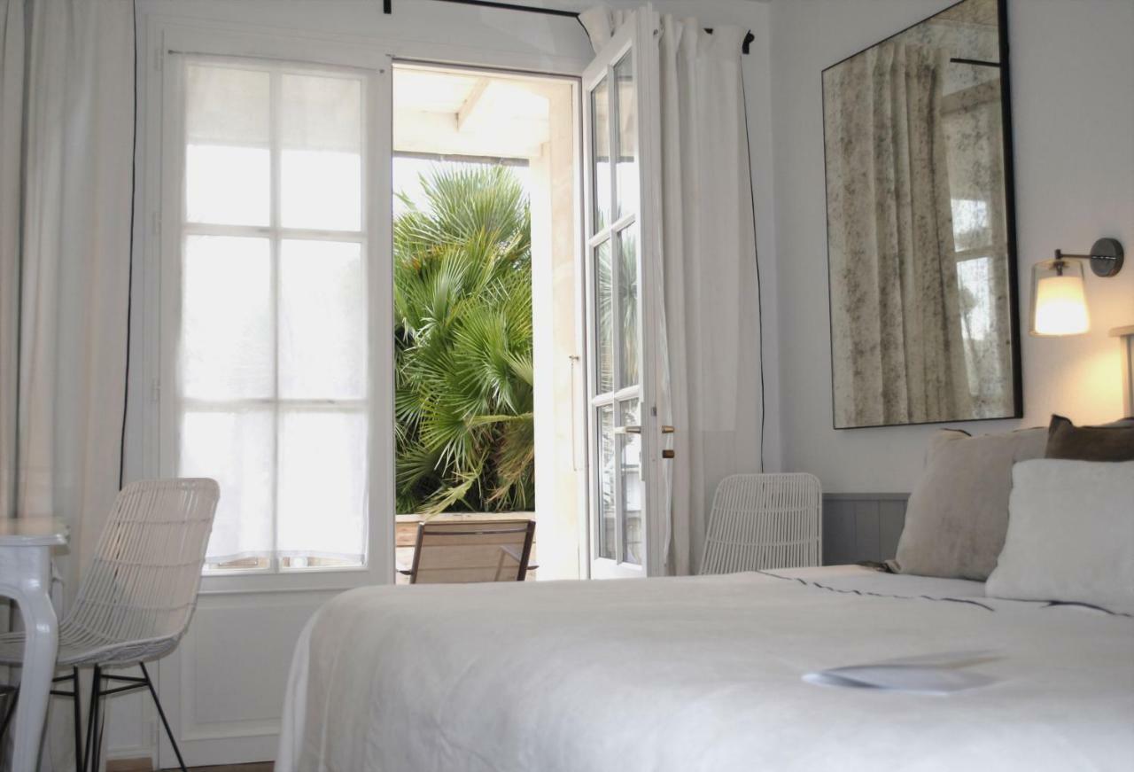 Le Clos Saint-Martin Hotel & Spa Exterior photo